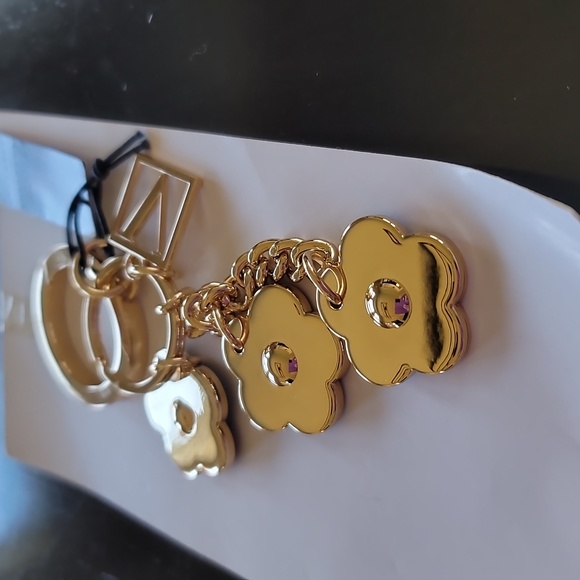 Victoria Secret Logo and Flowers Key Chain NWT - Picture 5 of 7